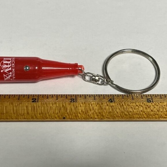 Red Light Up Nicki Minaj MYX Fusions Promotional Key Chain 5" - Picture 7 of 7